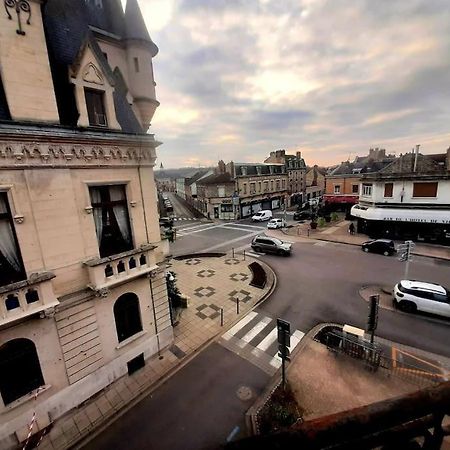 Maison De Ville Au Centre De Fismes Εξωτερικό φωτογραφία